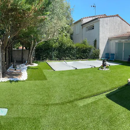 Privatunterkunft Avec Jacuzzi Y Piscina